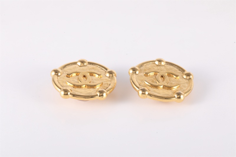 CHANEL(香奈兒) 合金 中古 圓行浮雕雙C 耳夾-4