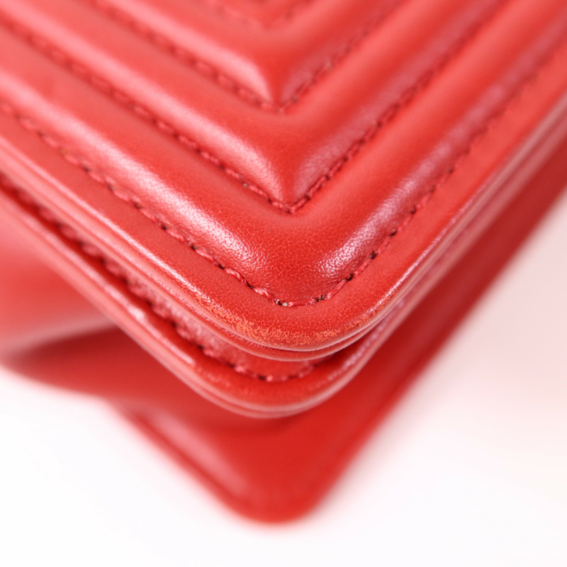 CHANEL 皮革Boy 28銀扣鏈帶肩背袋-10