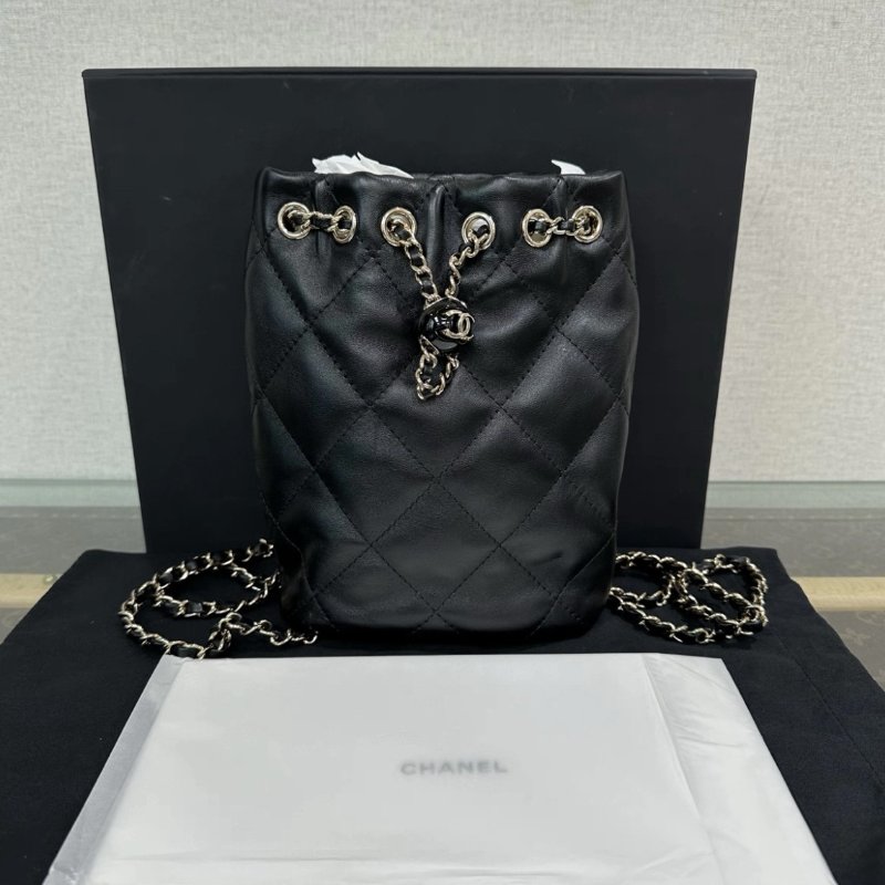 CHANEL 黑金菱格紋羊皮鏈條水桶後背包 16.5*22*7.5 全新閒置配件盒子塵袋-0