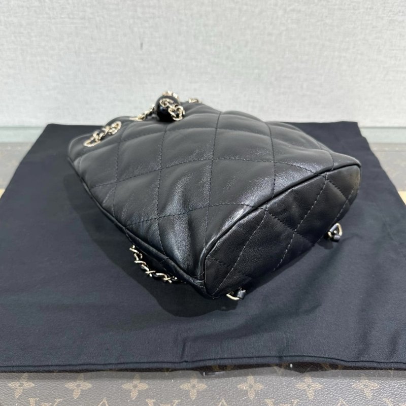 CHANEL 黑金菱格紋羊皮鏈條水桶後背包 16.5*22*7.5 全新閒置配件盒子塵袋-3