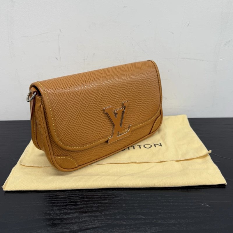 LV 焦糖色水波紋法棍肩背斜背包 芯片款 24.5*19.5*9 99新配件塵袋購證-1