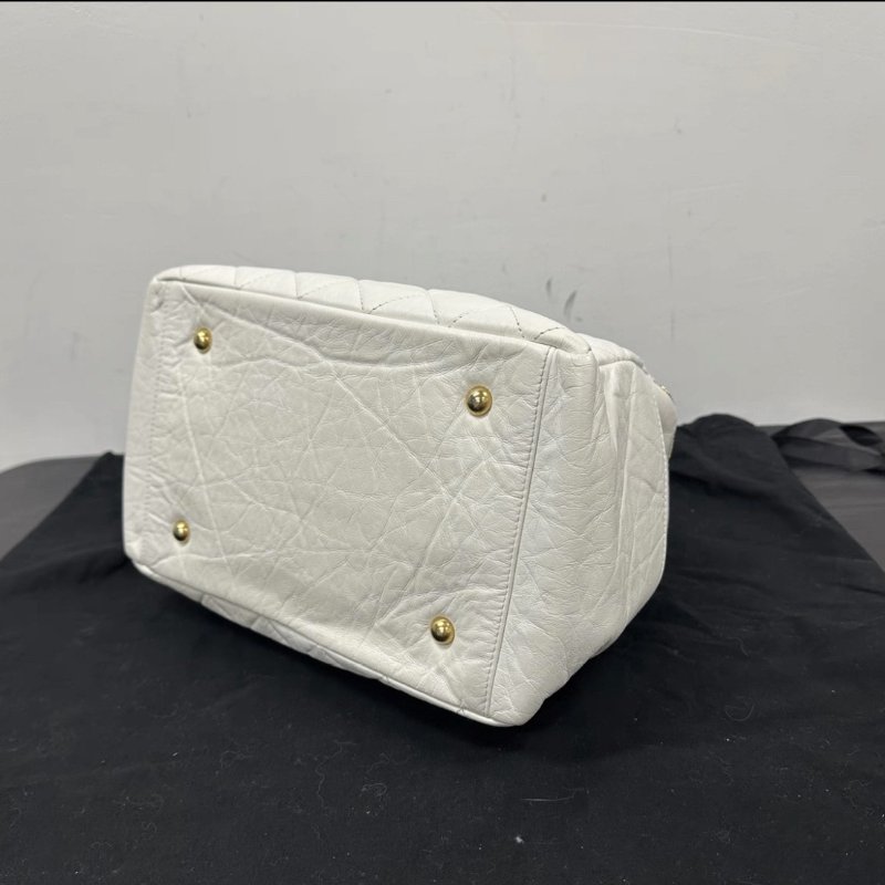 CHANEL 白色金扣復古皮穿鏈肩背斜背包 25*17*16 98新配件塵袋-2