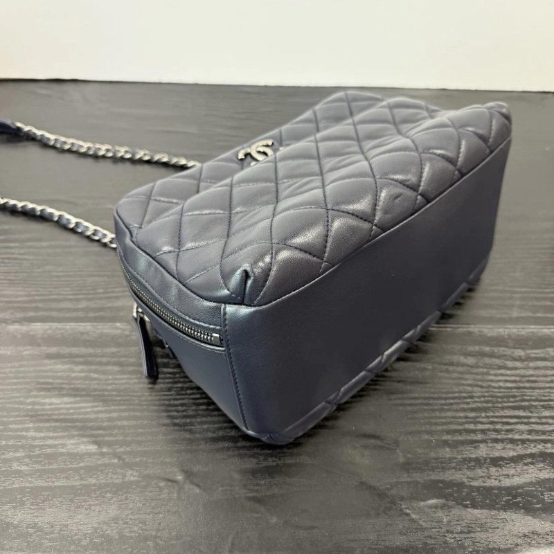CHANEL trendy cc銀扣藍色相機包 28*16*13 99新配件塵袋-4