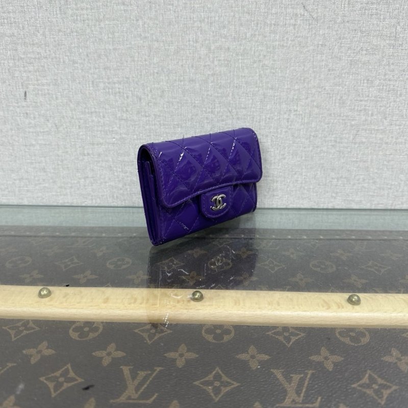 CHANEL 紫色漆皮銀扣翻蓋卡包 11*7.5*2.5 99新配件塵袋-1