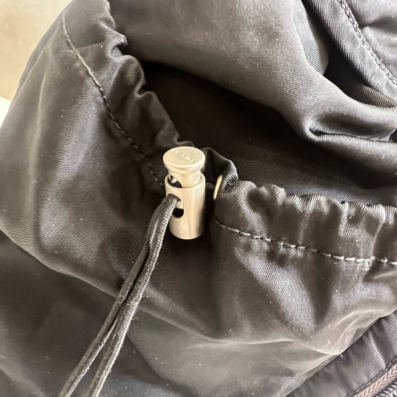 PRADA 帆布後背包-12