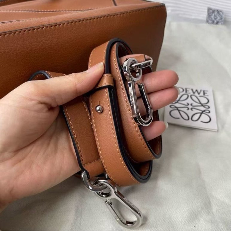 Loewe puzzle 焦糖新款小號 99新配件塵袋盒子-5