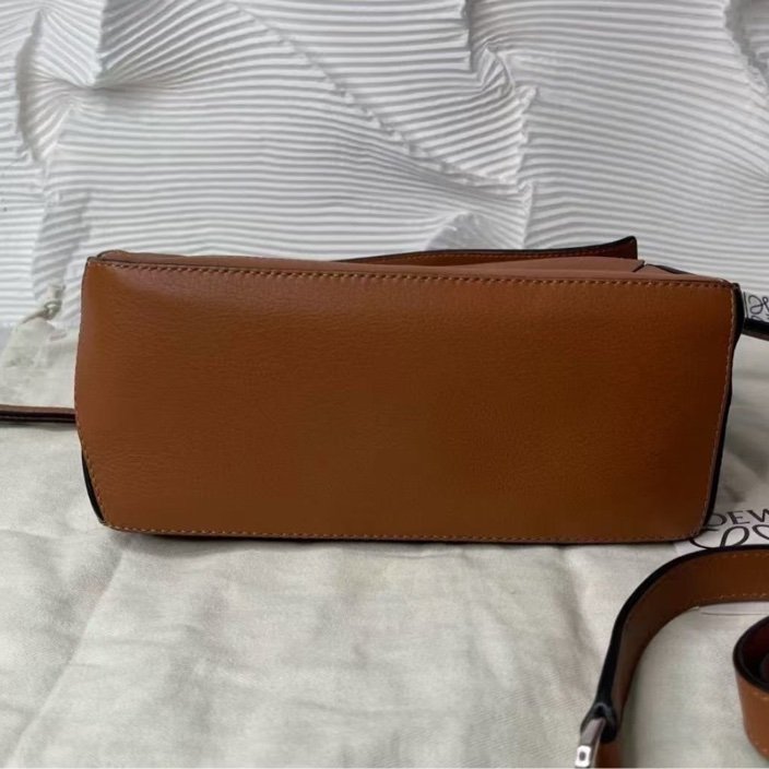 Loewe puzzle 焦糖新款小號 99新配件塵袋盒子-6