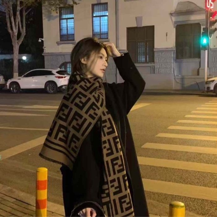 Fendi 全新羊毛圍巾-0