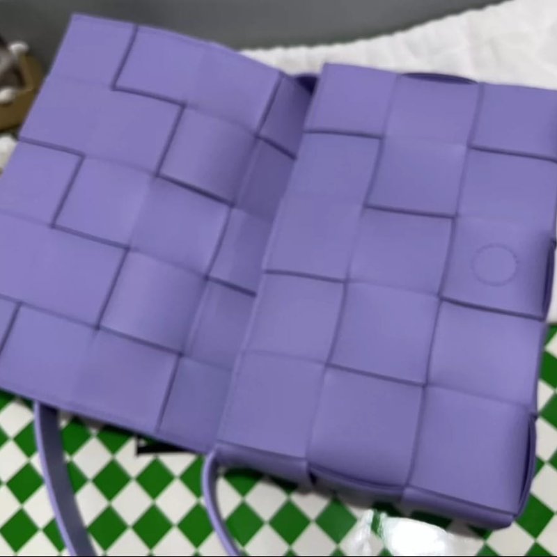 Bottega Veneta Cassette 紫藤色15格 23*15*5cm 全新 配件有塵袋-2