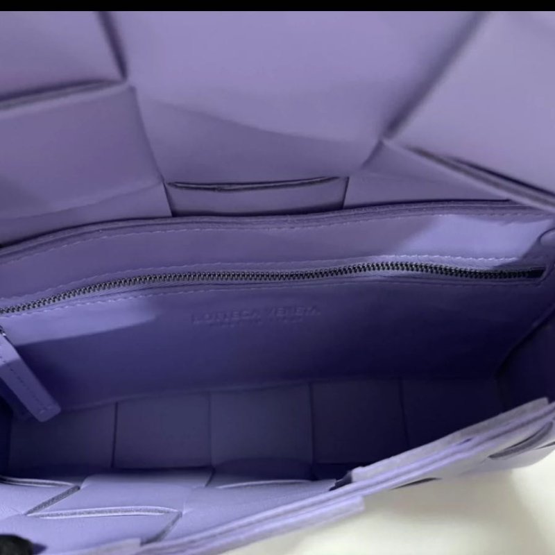 Bottega Veneta Cassette 紫藤色15格 23*15*5cm 全新 配件有塵袋-3