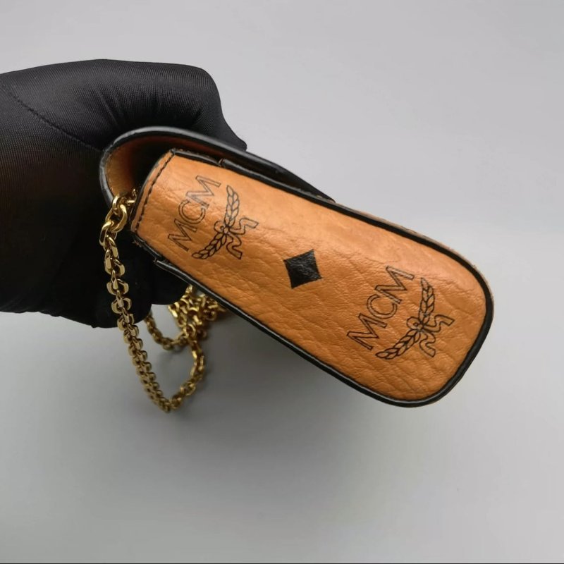 MCM 信封鍊條包小號 幾乎全新 經典款式百搭,鍊條可拆 可肩背可斜背 尺寸18*12-2