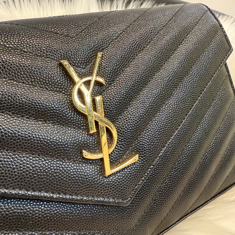YSL V字縫線魚子醬 woc 信封包-2