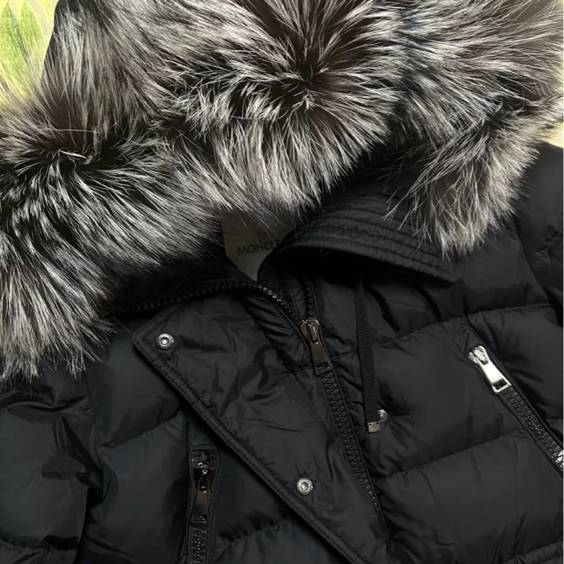 Moncler 羽絨外套 4碼 閒置新-1