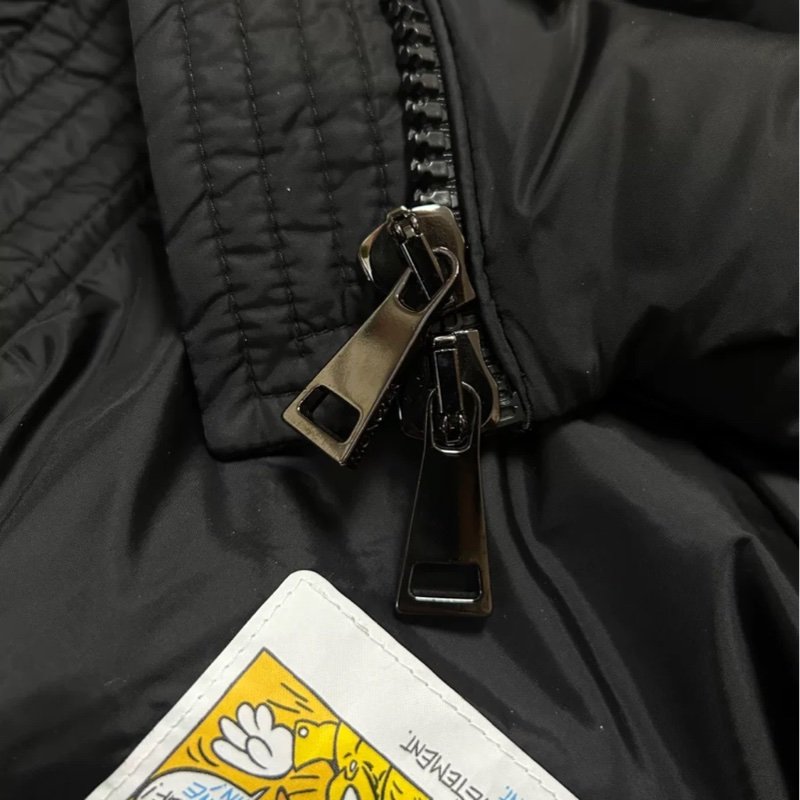 Moncler 羽絨外套 4碼 閒置新-2
