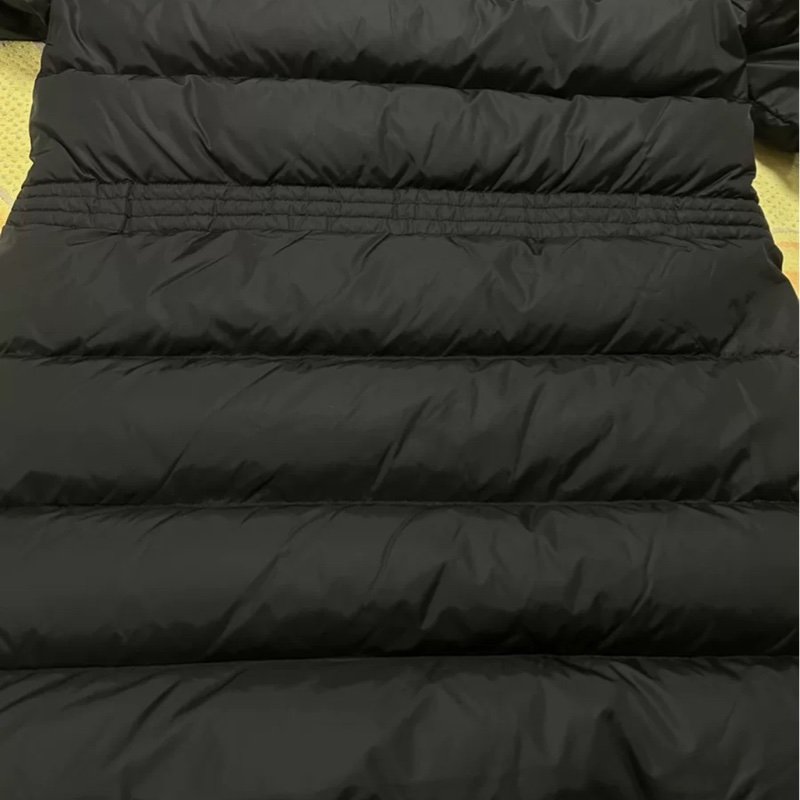 Moncler 羽絨外套 4碼 閒置新-4