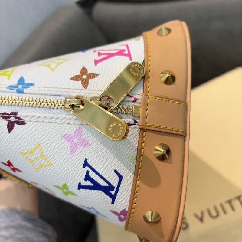 LV 村上隆alma白三彩絕版鉚釘貝殼包 尺寸30×23×16(其他尺寸款式私訊喔)-1