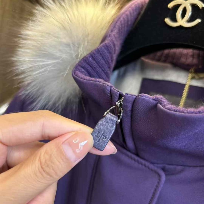 Loro piana外套 38號 全新閒置 很顯白的紫色 狐狸毛領可拆 内裡小羊絨 原價近30萬-2