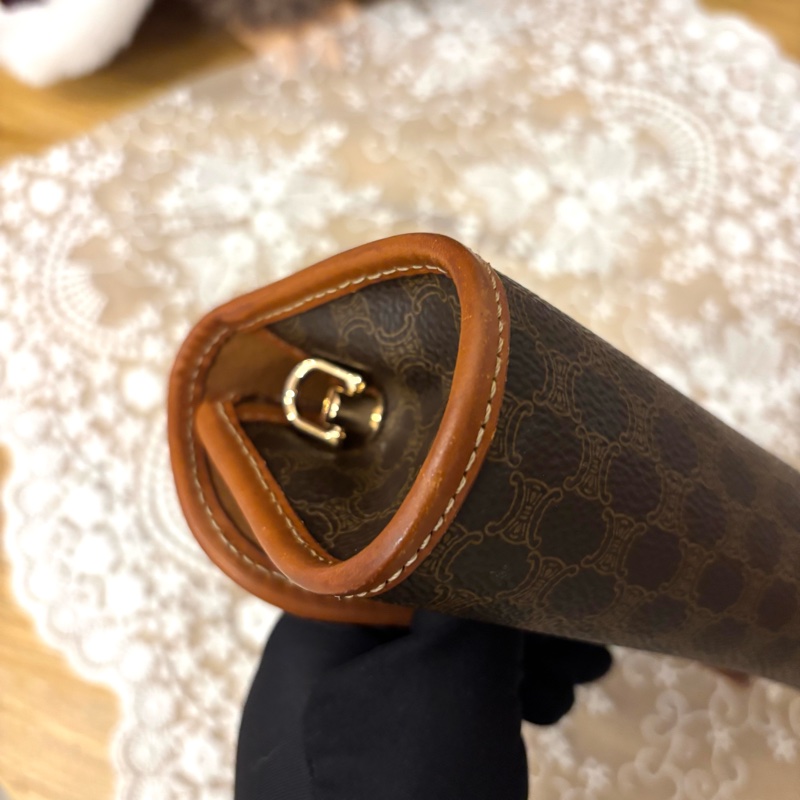 Celine Macadam Pouch 啡色凱旋門圓筒形腋下包 斜揹袋 送肩帶-8