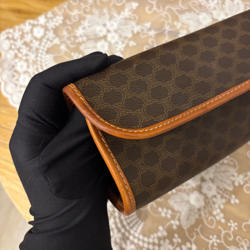 Celine Macadam Pouch 啡色凱旋門圓筒形腋下包 斜揹袋 送肩帶-10