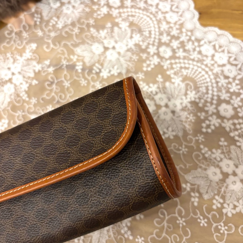 Celine Macadam Pouch 啡色凱旋門圓筒形腋下包 斜揹袋 送肩帶-11