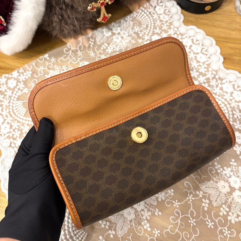 Celine Macadam Pouch 啡色凱旋門圓筒形腋下包 斜揹袋 送肩帶-12