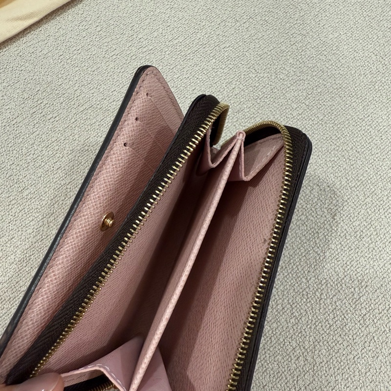 Louis Vuitton經典Lou系列Monogram印花拉鍊短夾(芭蕾粉色)-8