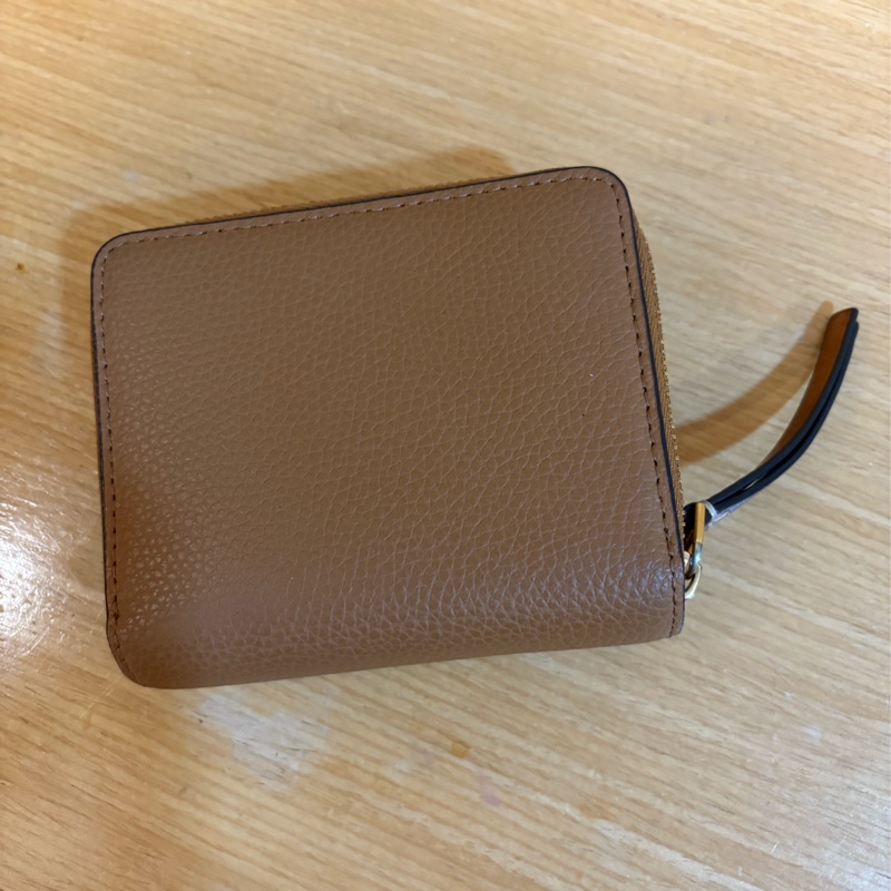Tory Burch 棕色短夾-1