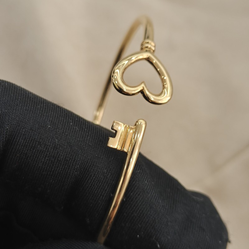 Tiffany/蒂芙尼 keys系列18K黃金色窄版愛心鑰匙手鐲L碼-7