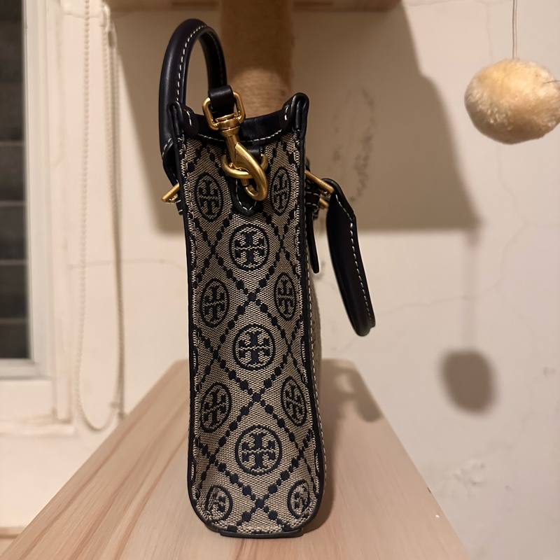 Tory Burch 經典復古藏藍老花琴譜包-4