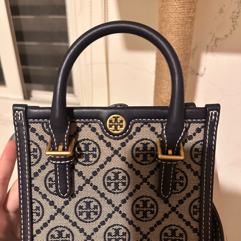 Tory Burch 經典復古藏藍老花琴譜包-13