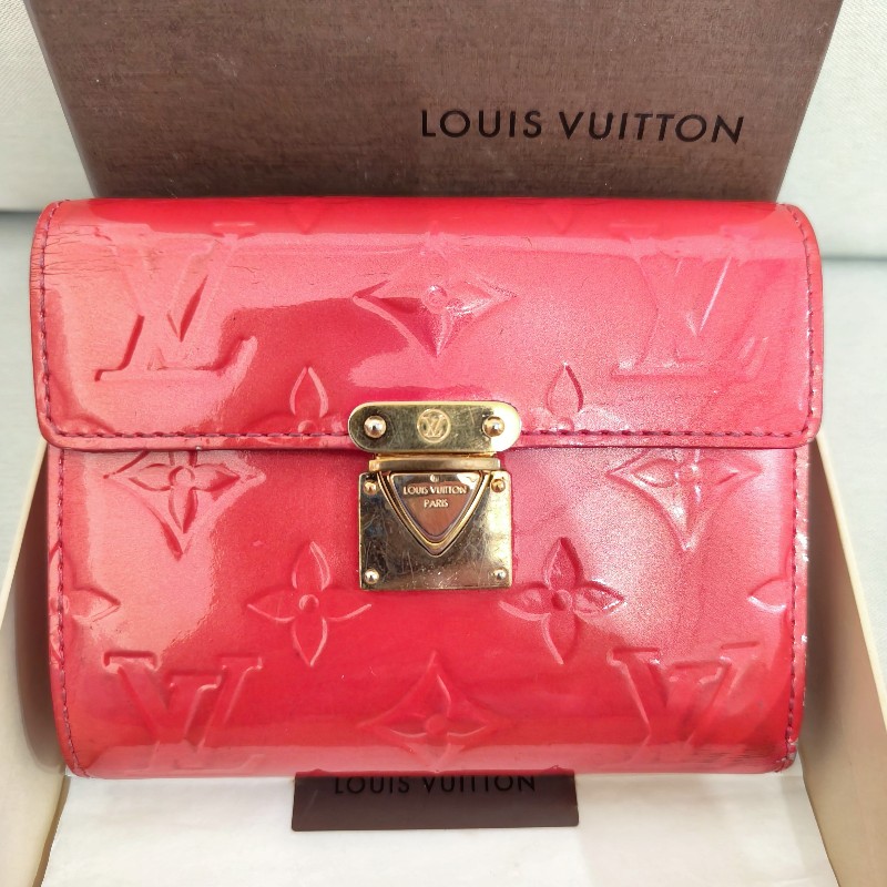 Louis Vuitton 漆皮壓花短夾-5