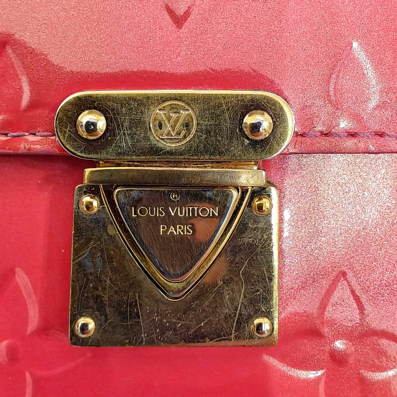 Louis Vuitton 漆皮壓花短夾-23