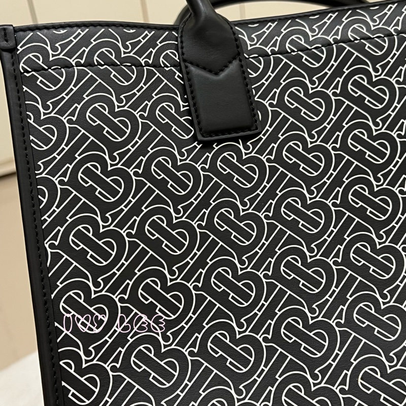 BURBERRY 經典黑色牛皮 滿版LOGO 托特包 男士 斜背包 手提包 正品 二手精品-32