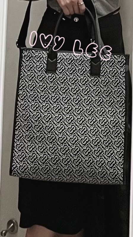 BURBERRY 經典黑色牛皮 滿版LOGO 托特包 男士 斜背包 手提包 正品 二手精品-41