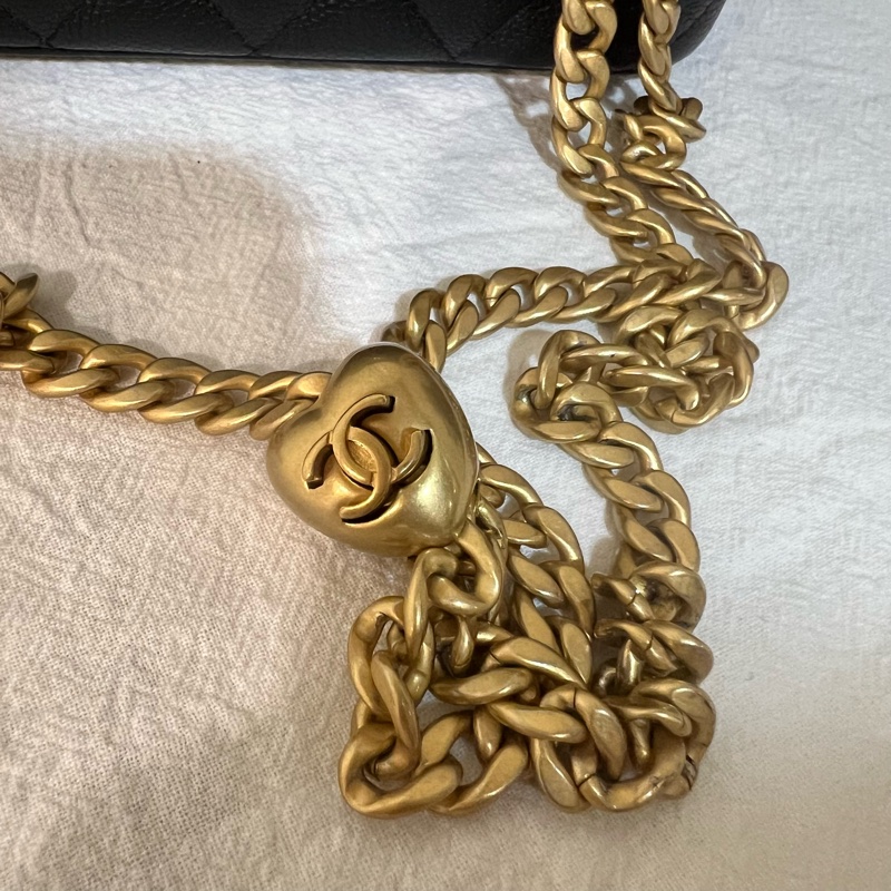 Chanel 23p 愛心調節扣化妝包❤️盒子包-5