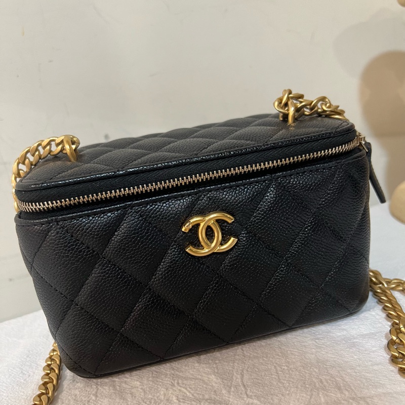 Chanel 23p 愛心調節扣化妝包❤️盒子包-6