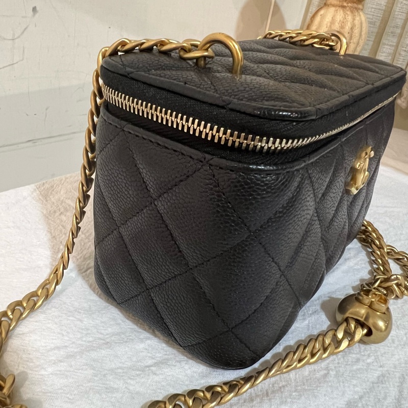 Chanel 23p 愛心調節扣化妝包❤️盒子包-9