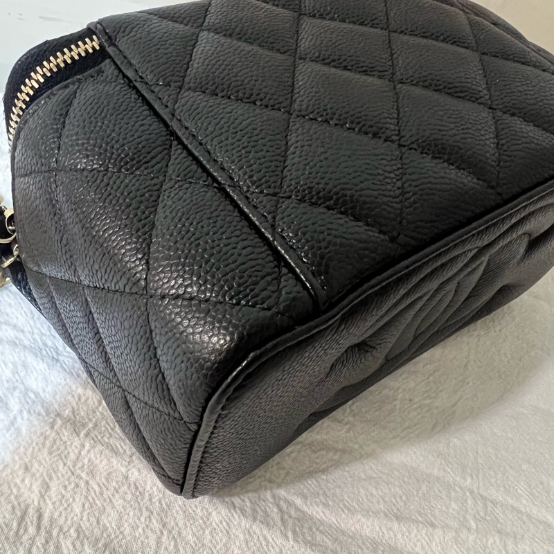 Chanel 23p 愛心調節扣化妝包❤️盒子包-12