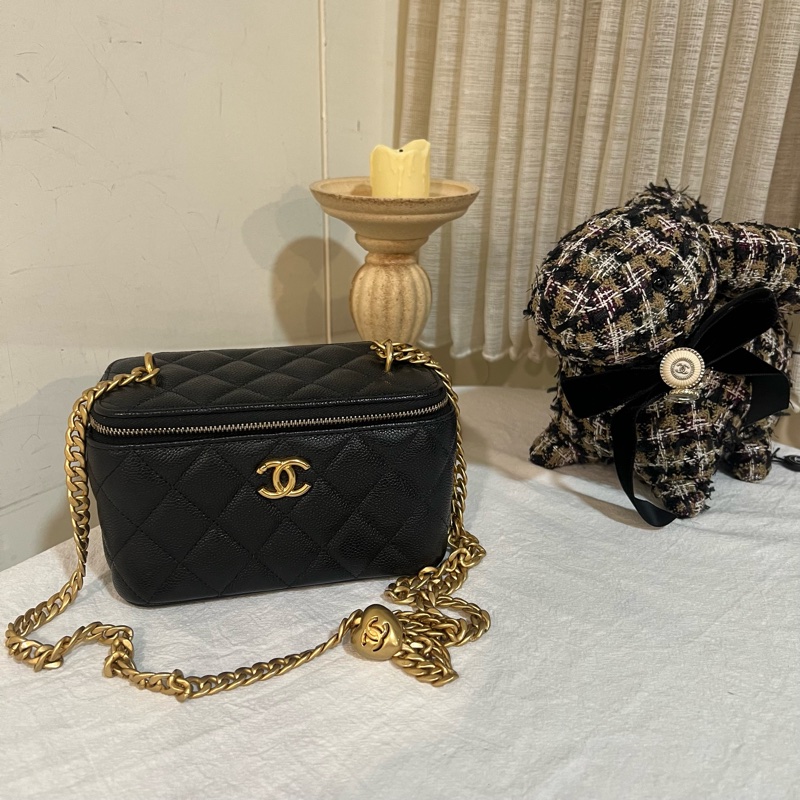 Chanel 23p 愛心調節扣化妝包❤️盒子包-19