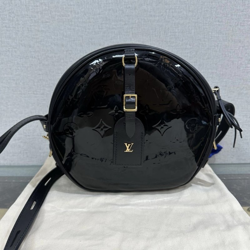 LV 黑金漆皮圓餅肩背斜背包 22*20*7 98新配件塵袋-0