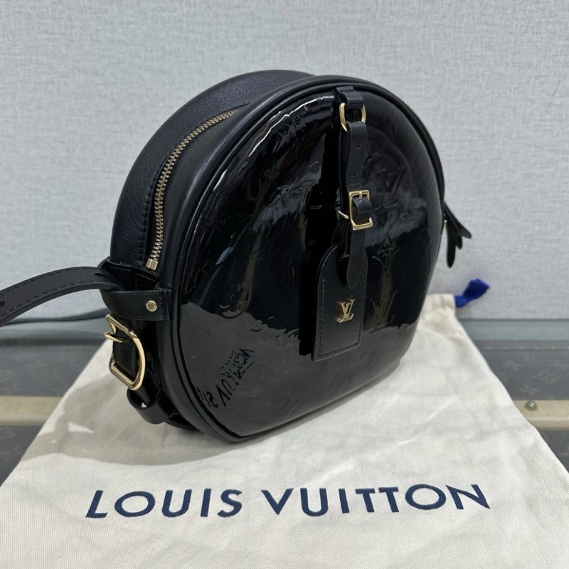 LV 黑金漆皮圓餅肩背斜背包 22*20*7 98新配件塵袋-1