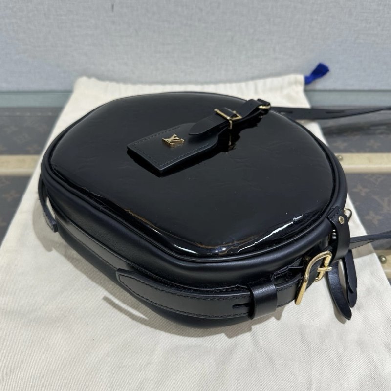 LV 黑金漆皮圓餅肩背斜背包 22*20*7 98新配件塵袋-2