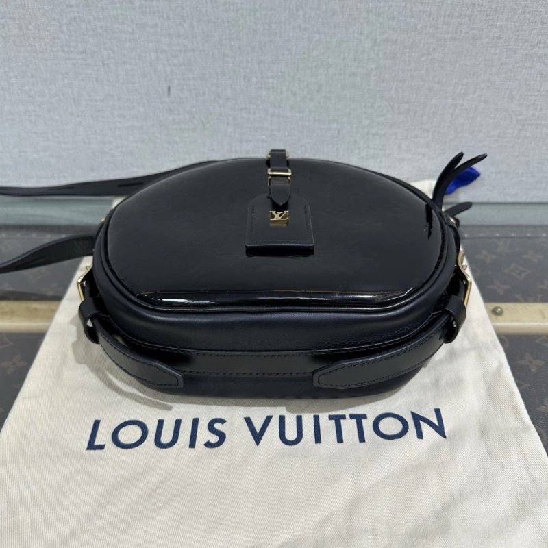LV 黑金漆皮圓餅肩背斜背包 22*20*7 98新配件塵袋-3