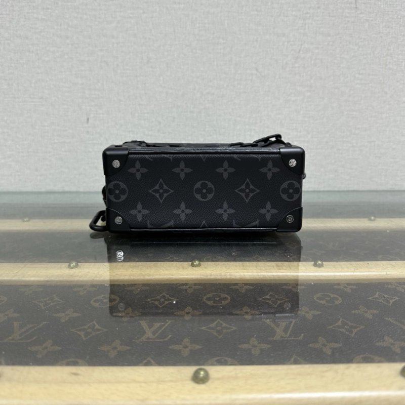 LV 黑武士soft trunk肩背斜背包 18.5*13*8 99新配件塵袋-3