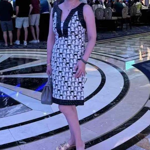 CHANEL 連身裙+外套 尺寸34碼 沒穿幾次僅放置痕跡 整體很新 秀款原價近三十萬 誠可議-0