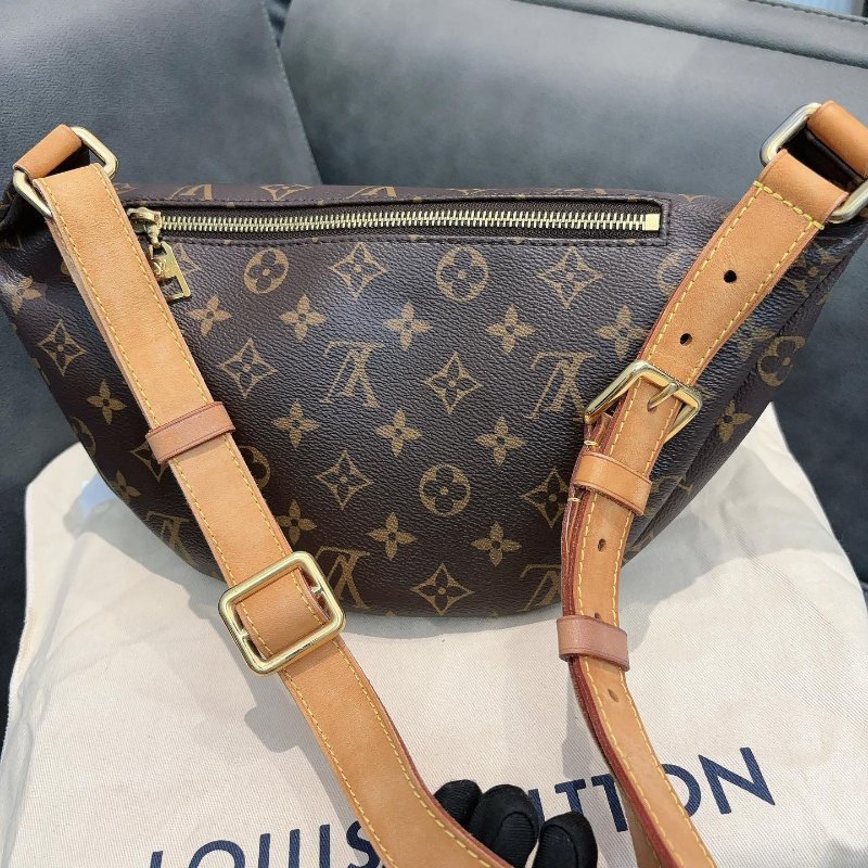 LV 19編碼 Bumbag老花腰包 胸包 整體新 尺寸37-14-13cm-2