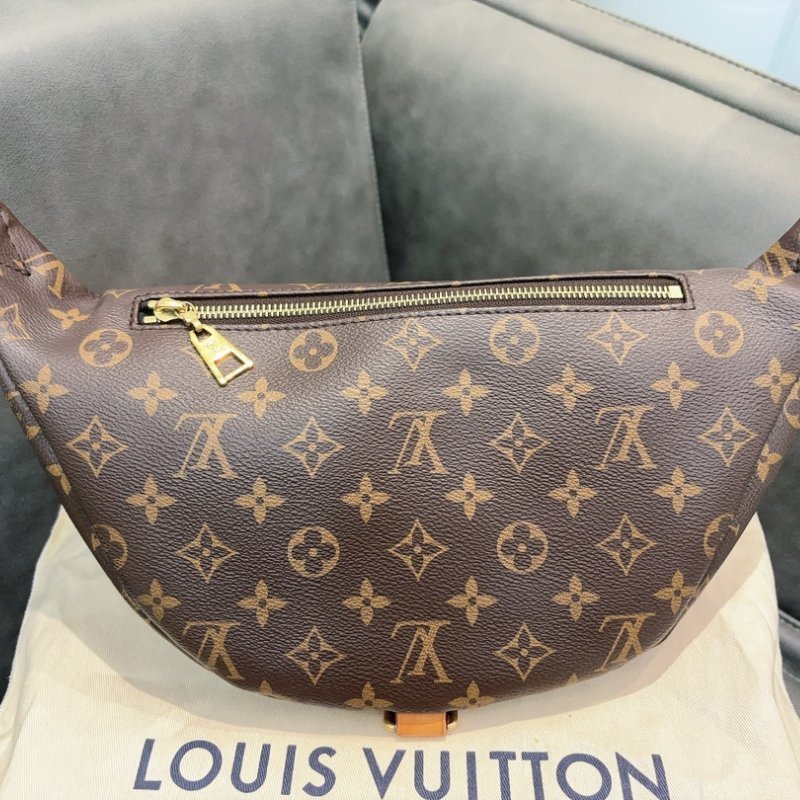 LV 19編碼 Bumbag老花腰包 胸包 整體新 尺寸37-14-13cm-7