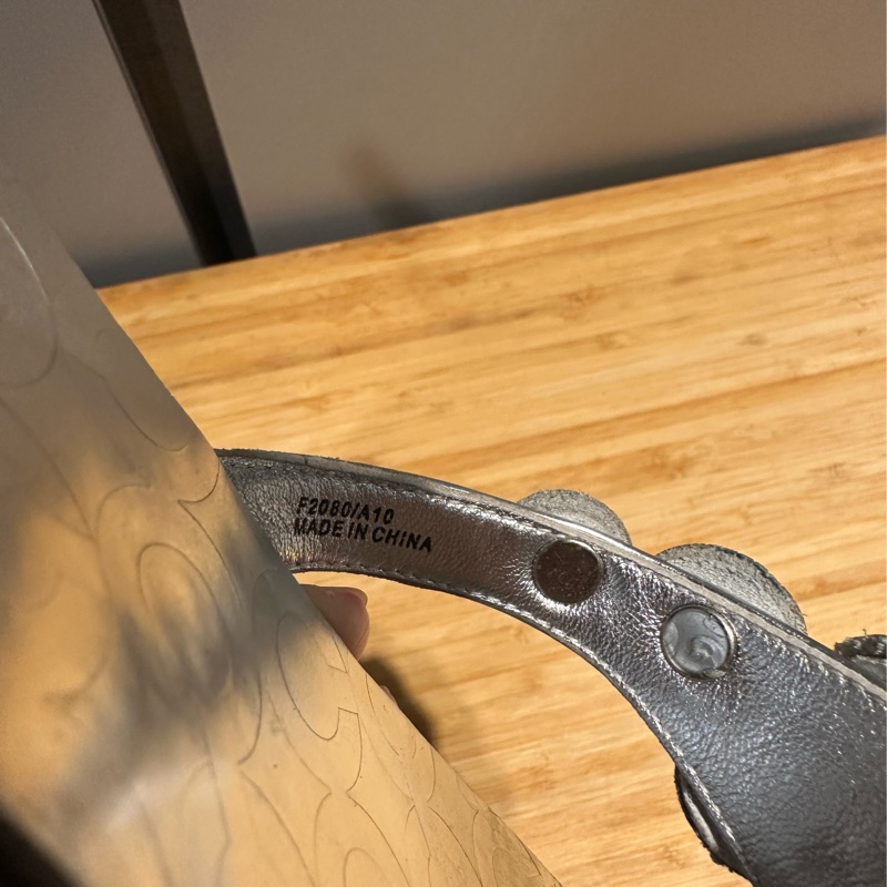 COACH銀色夾腳涼鞋-14