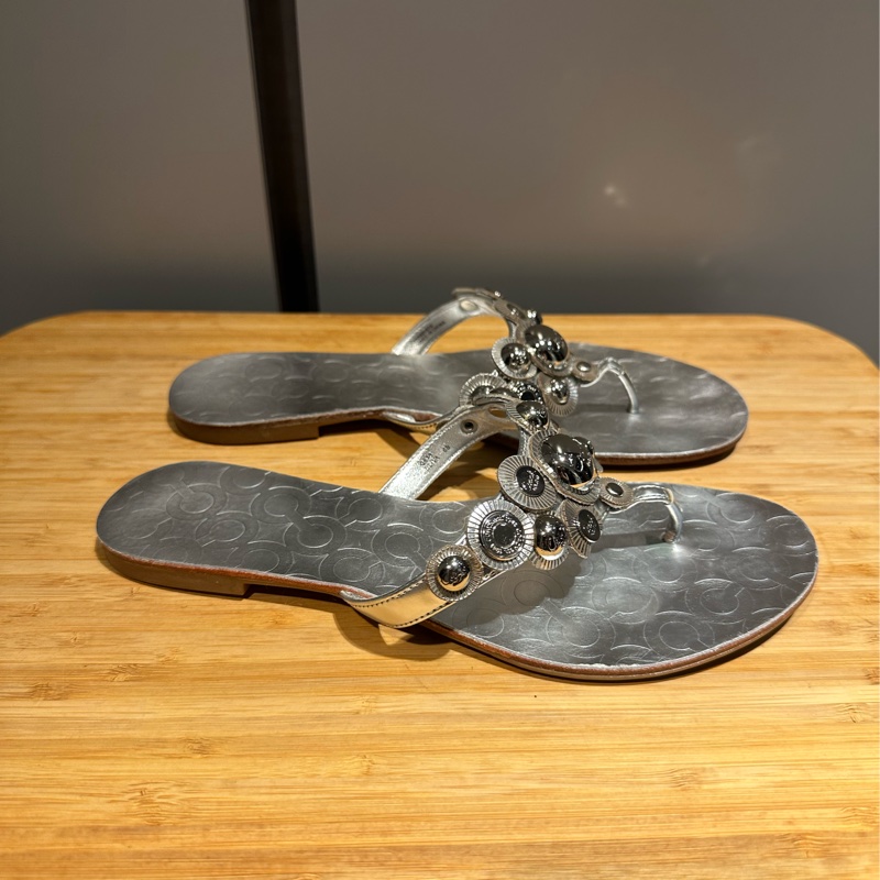 COACH銀色夾腳涼鞋-16