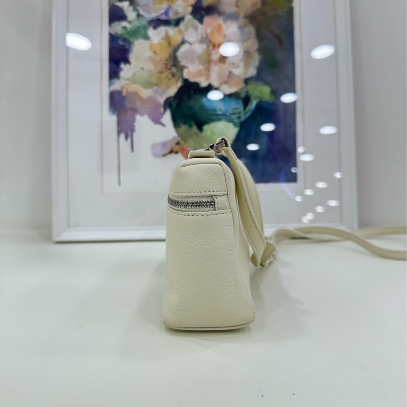 Loro Piana L19奶昔白銀扣手提包-4